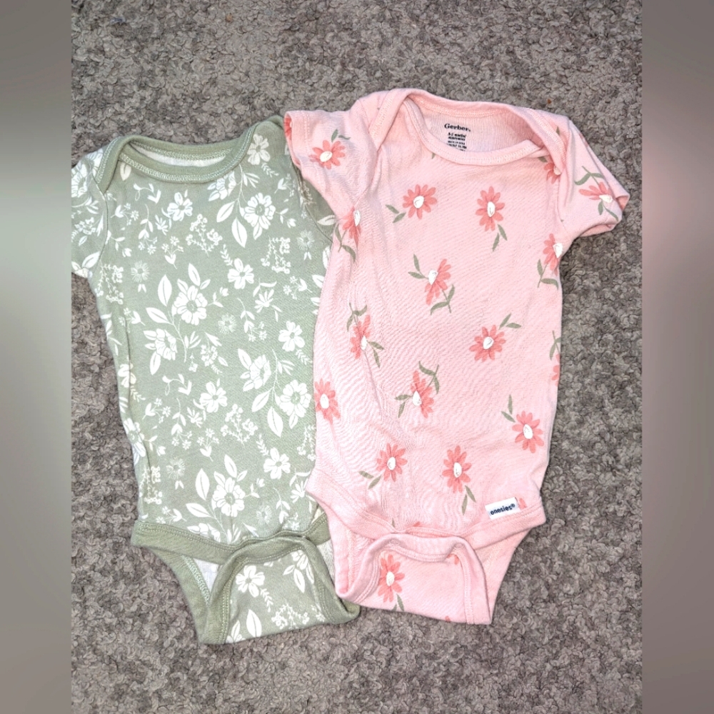 2pk Gerber baby girl short sleeve onesies